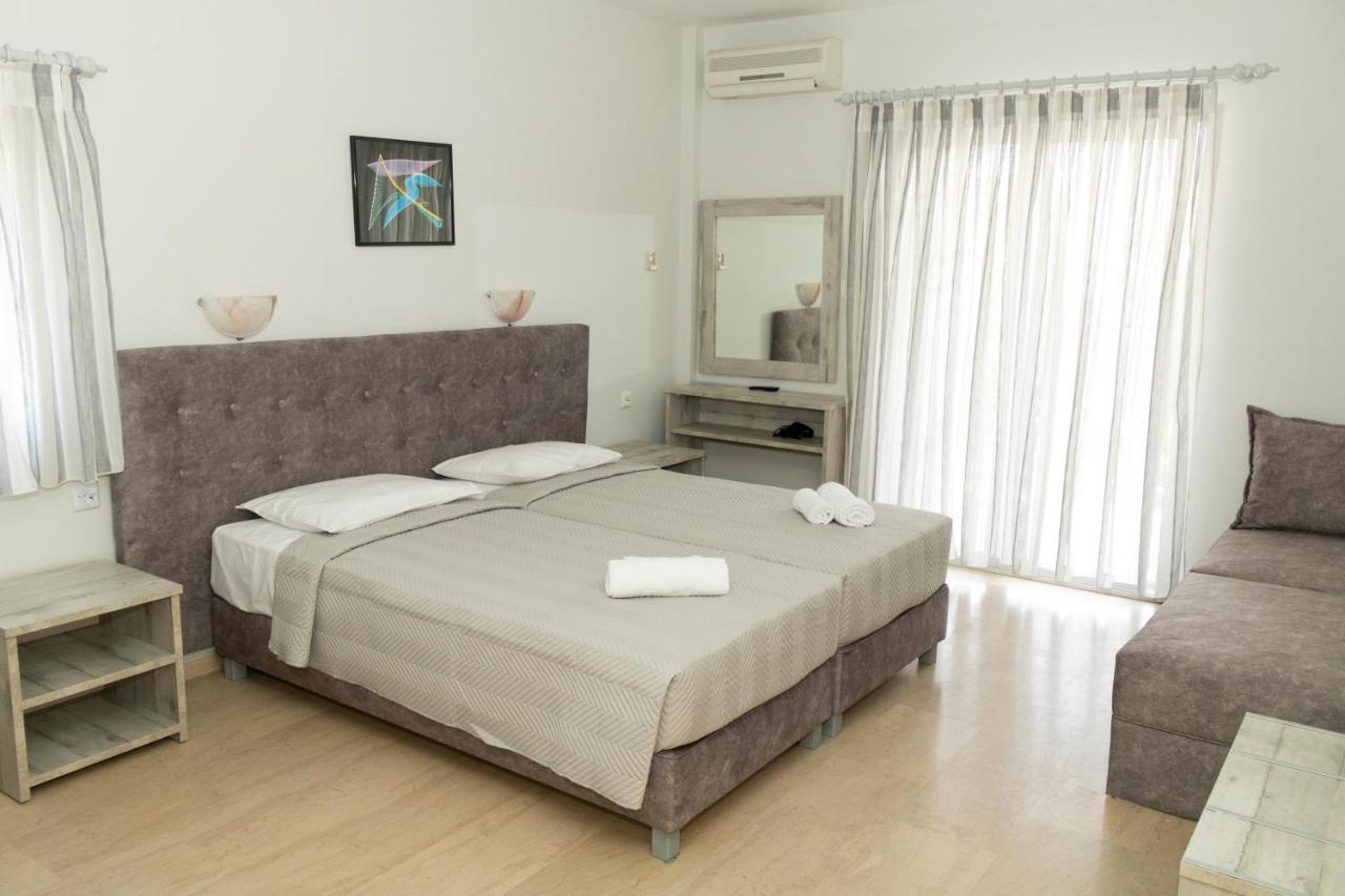 Vicky Apartment Ханиоти Екстериор снимка