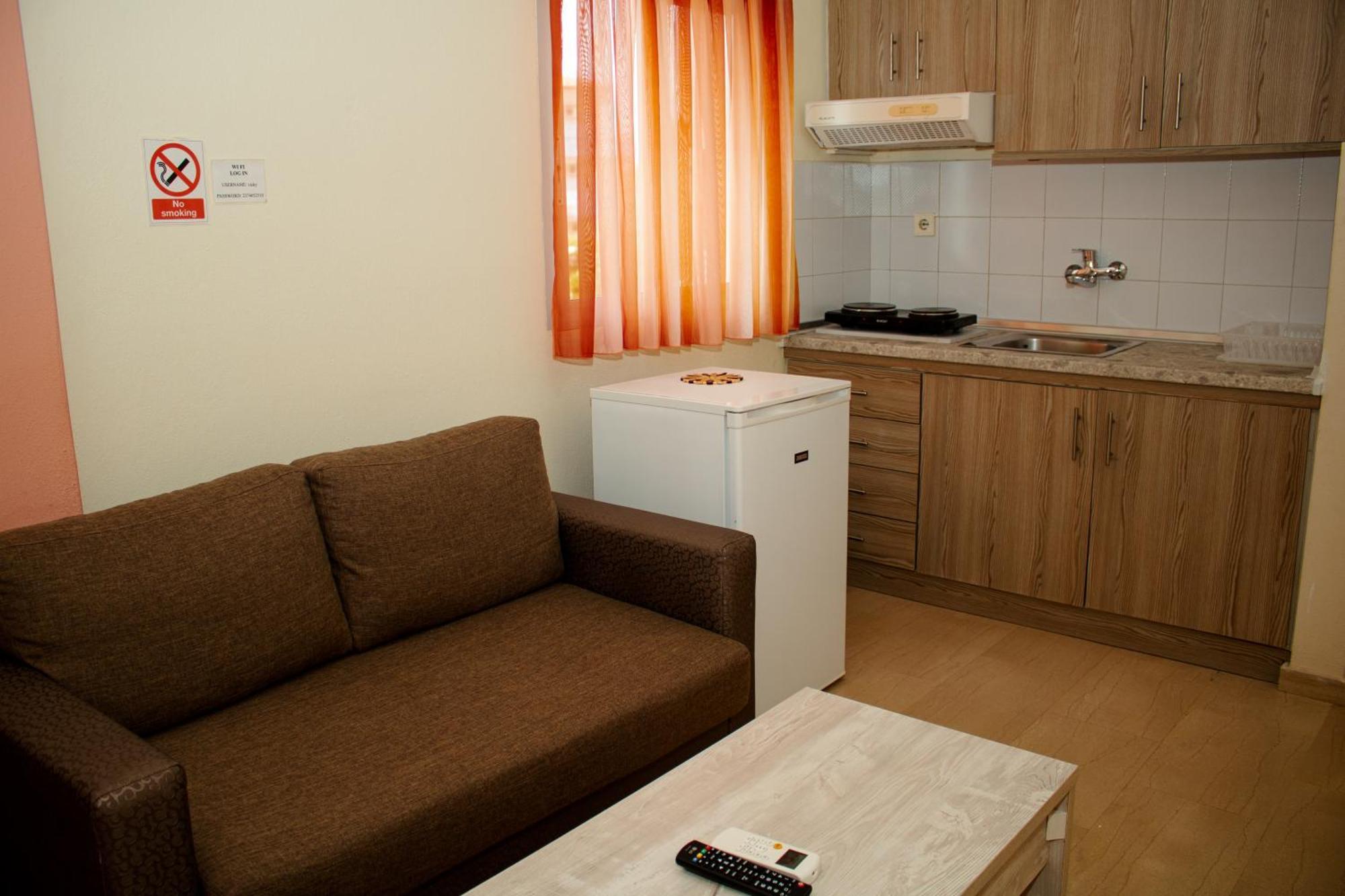 Vicky Apartment Ханиоти Екстериор снимка
