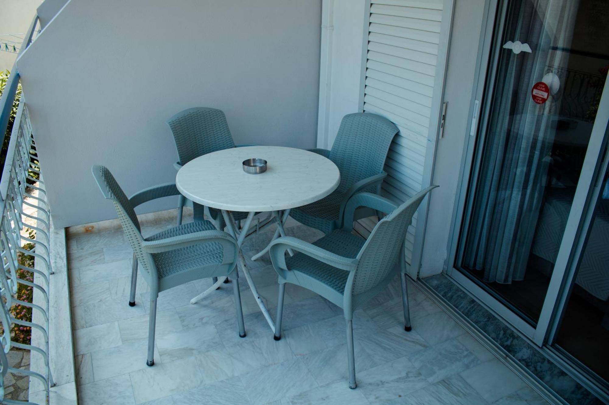 Vicky Apartment Ханиоти Екстериор снимка