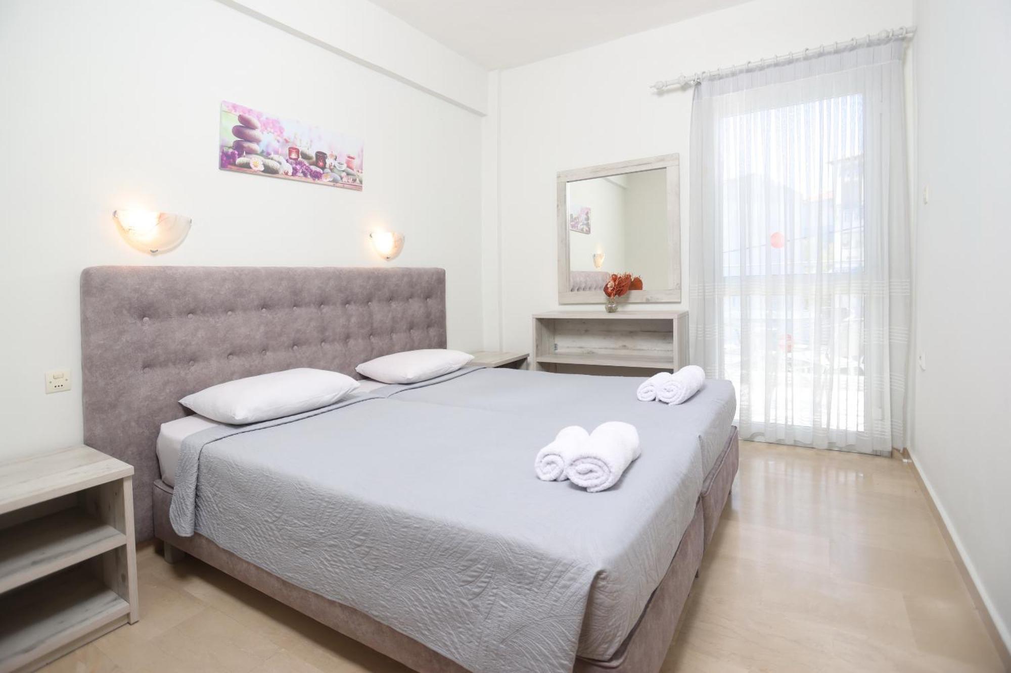Vicky Apartment Ханиоти Екстериор снимка