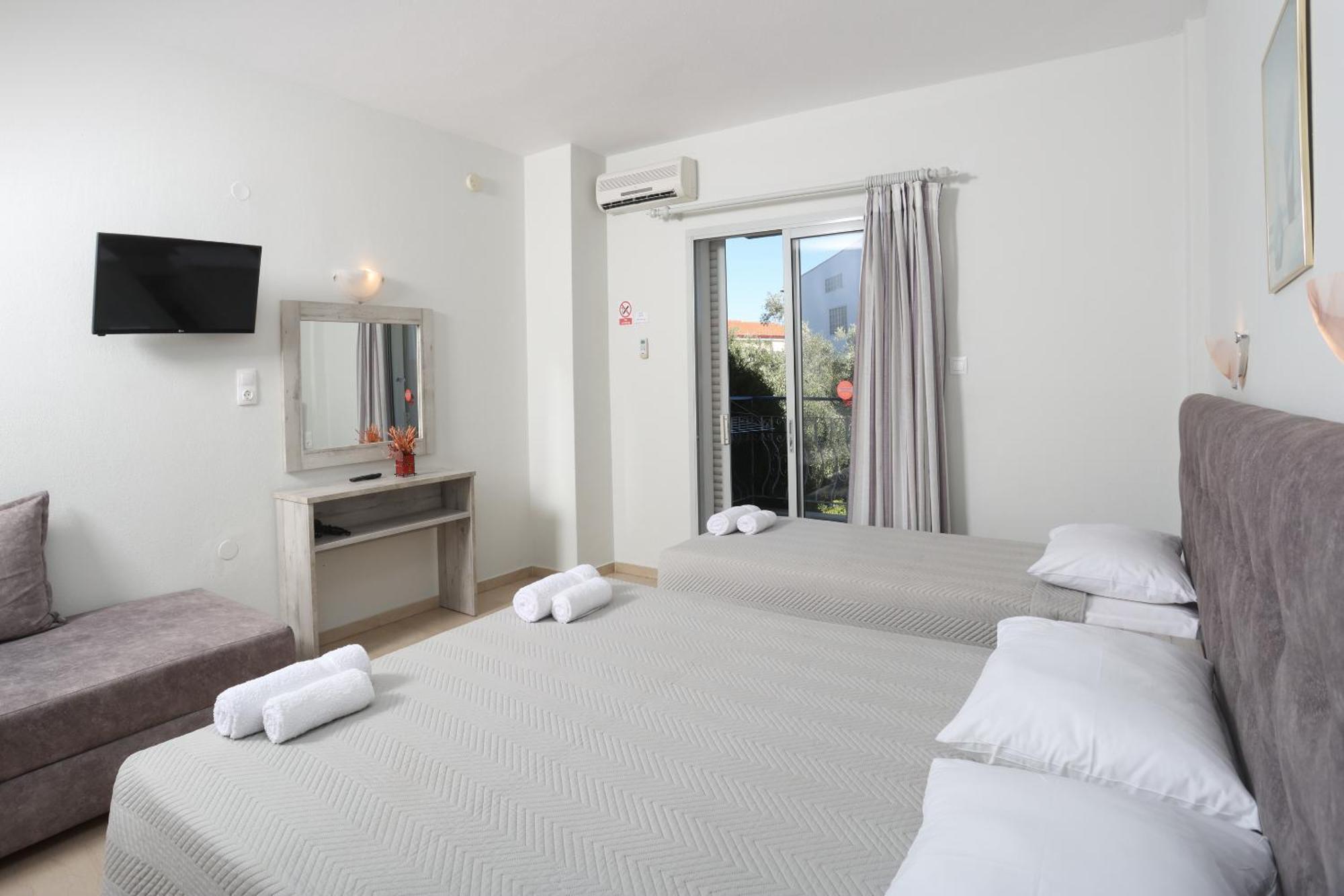 Vicky Apartment Ханиоти Екстериор снимка
