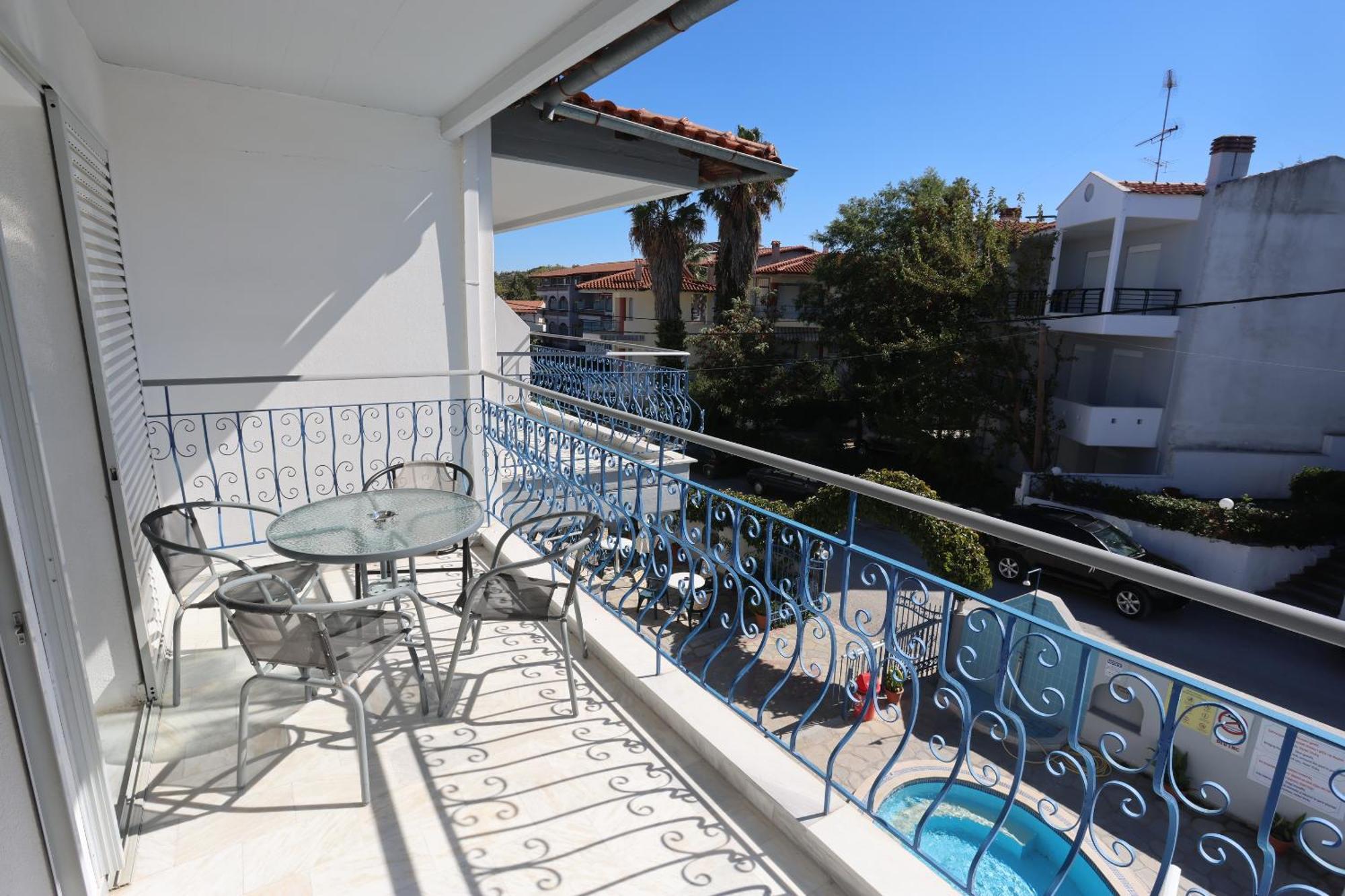 Vicky Apartment Ханиоти Екстериор снимка