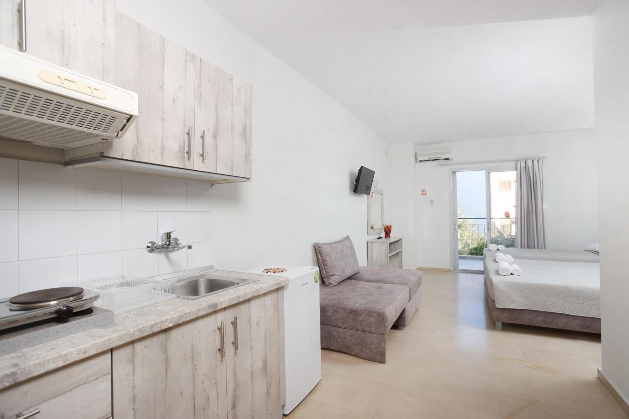 Vicky Apartment Ханиоти Екстериор снимка