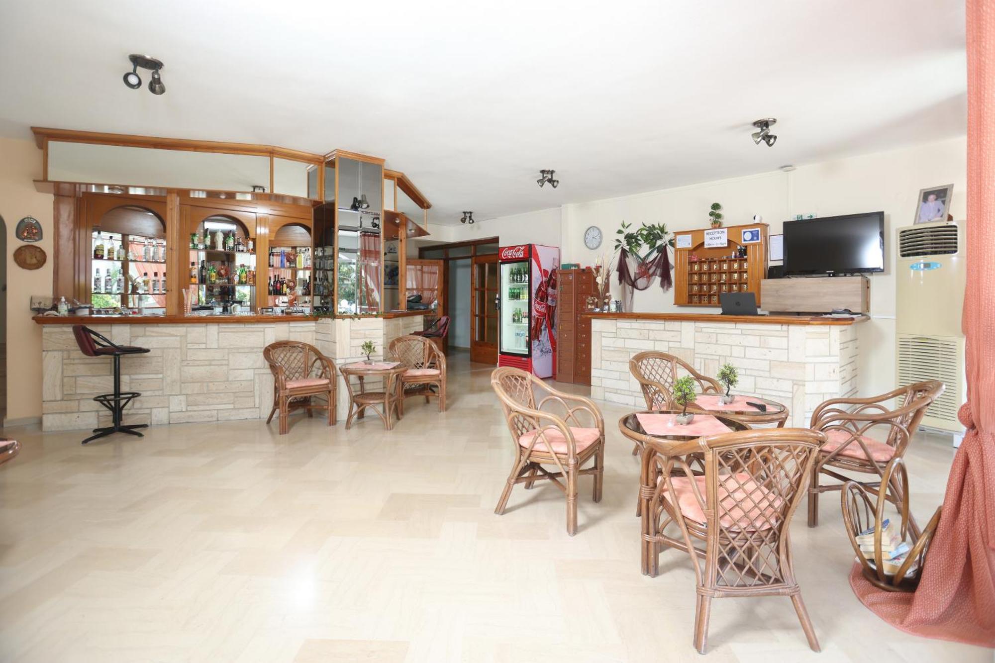 Vicky Apartment Ханиоти Екстериор снимка