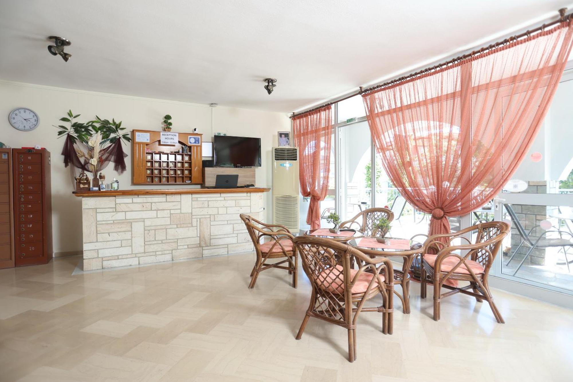 Vicky Apartment Ханиоти Екстериор снимка