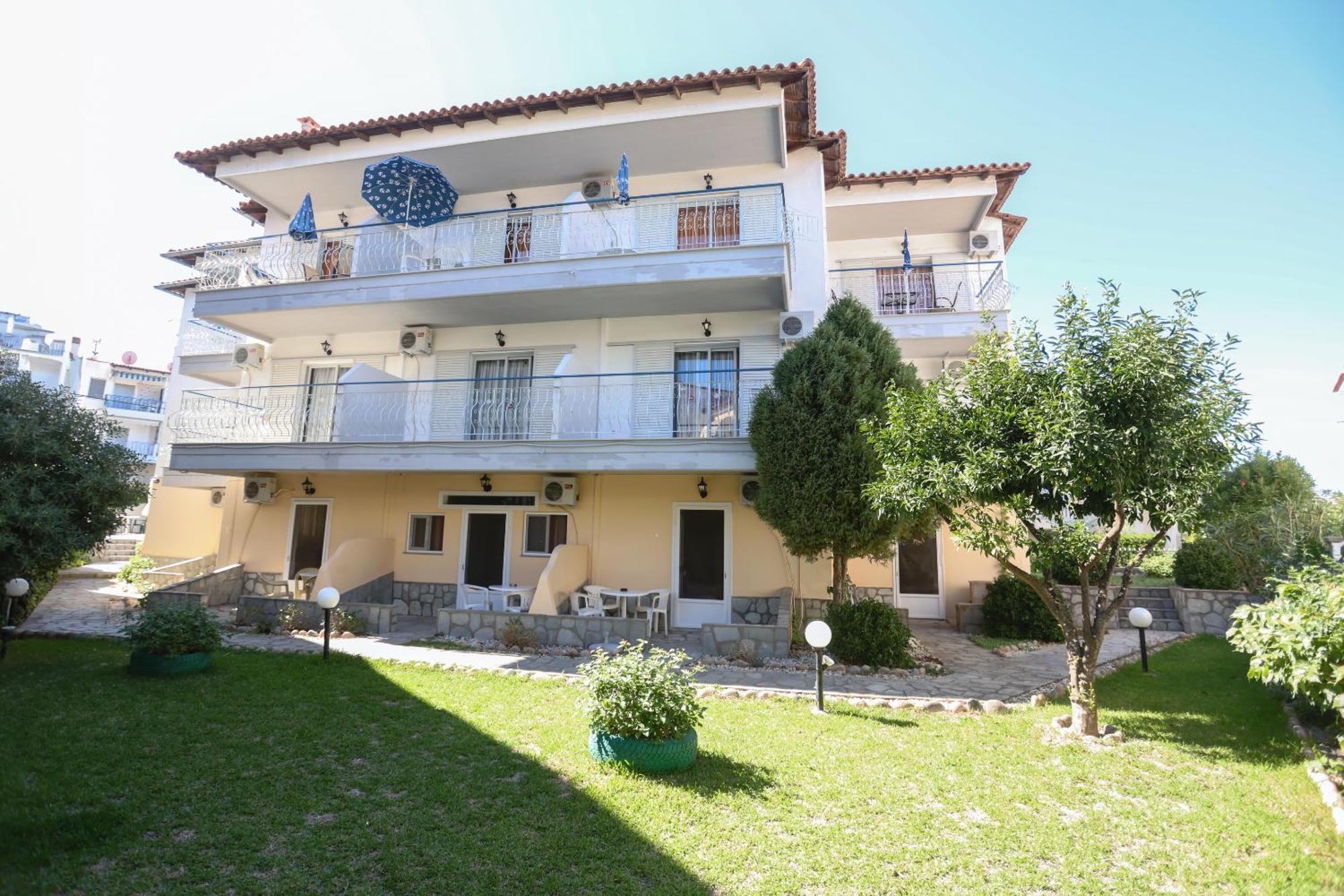 Vicky Apartment Ханиоти Екстериор снимка